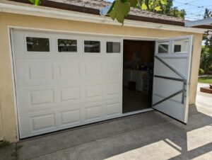 Garage-Door-Star-Garage-Door-Repair-And-Installation-CA-27-300x226-1.jpg